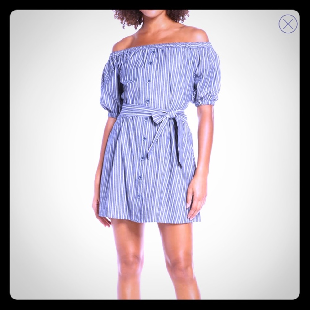 Gorgeous Bb Dakota Striped Off Shoulder Dress! 💙